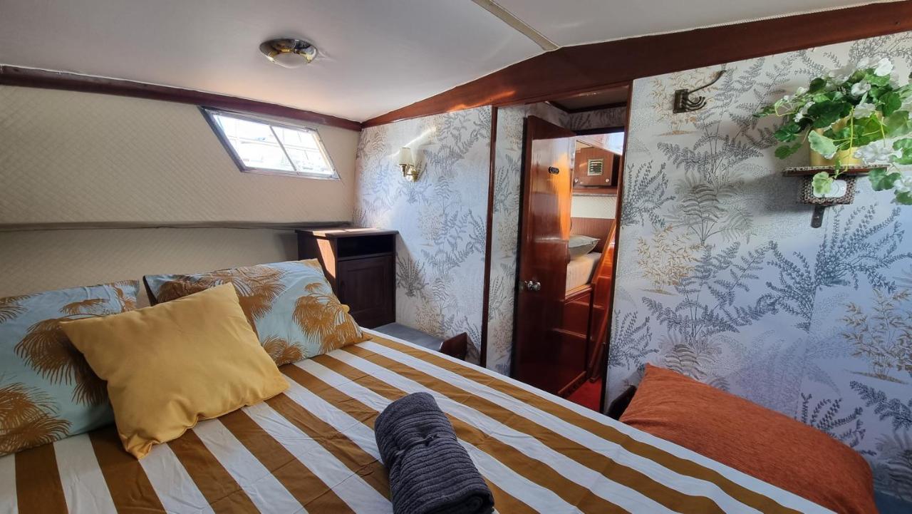 Charming Boat House In Barcelona With Big Terrace And Solarium Hotell Sant Adrià de Besòs Exteriör bild