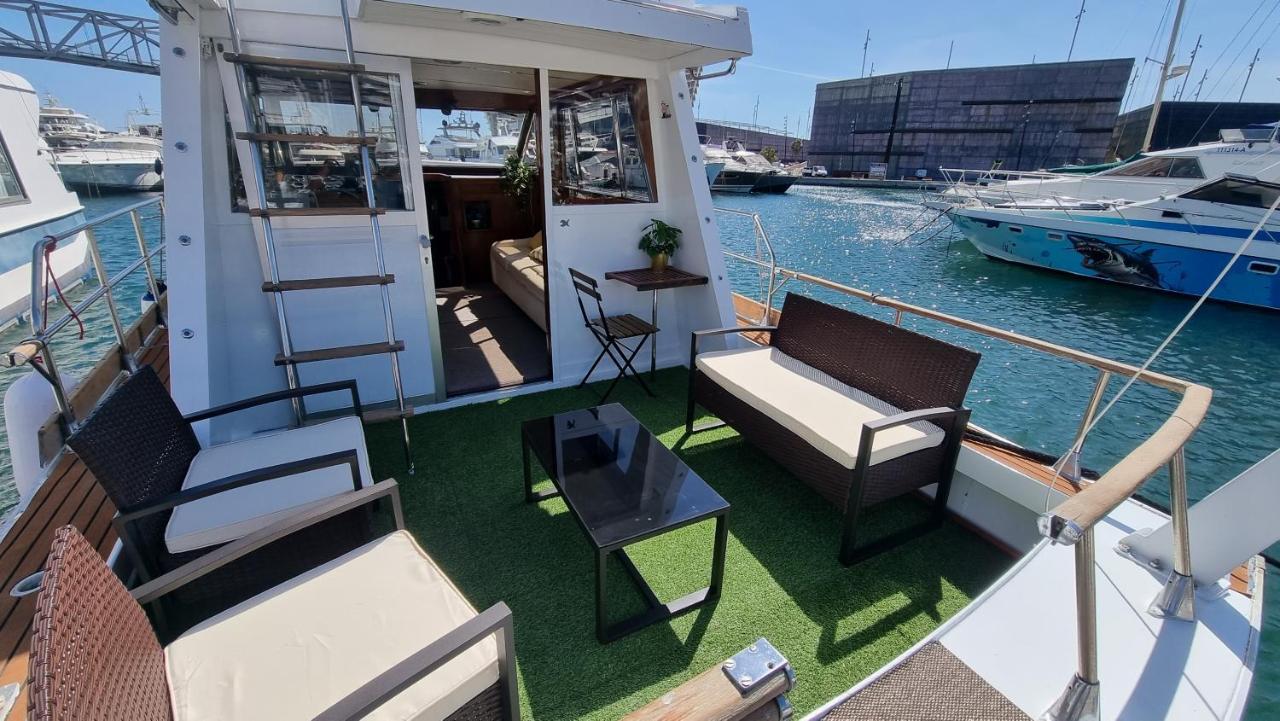 Charming Boat House In Barcelona With Big Terrace And Solarium Hotell Sant Adrià de Besòs Exteriör bild