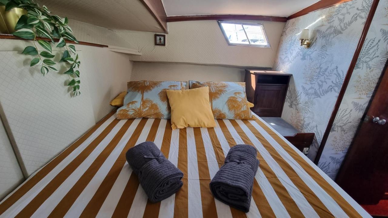 Charming Boat House In Barcelona With Big Terrace And Solarium Hotell Sant Adrià de Besòs Exteriör bild