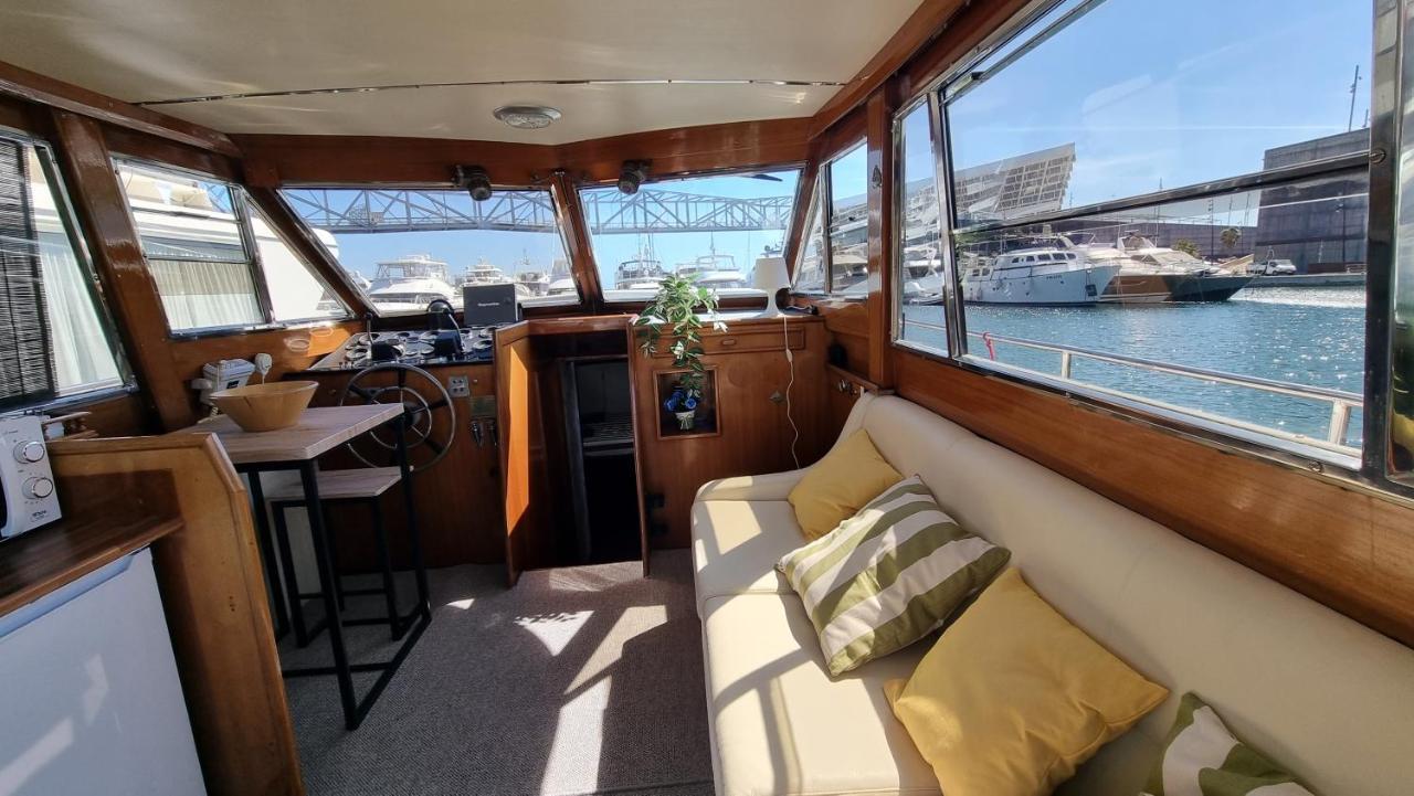 Charming Boat House In Barcelona With Big Terrace And Solarium Hotell Sant Adrià de Besòs Exteriör bild