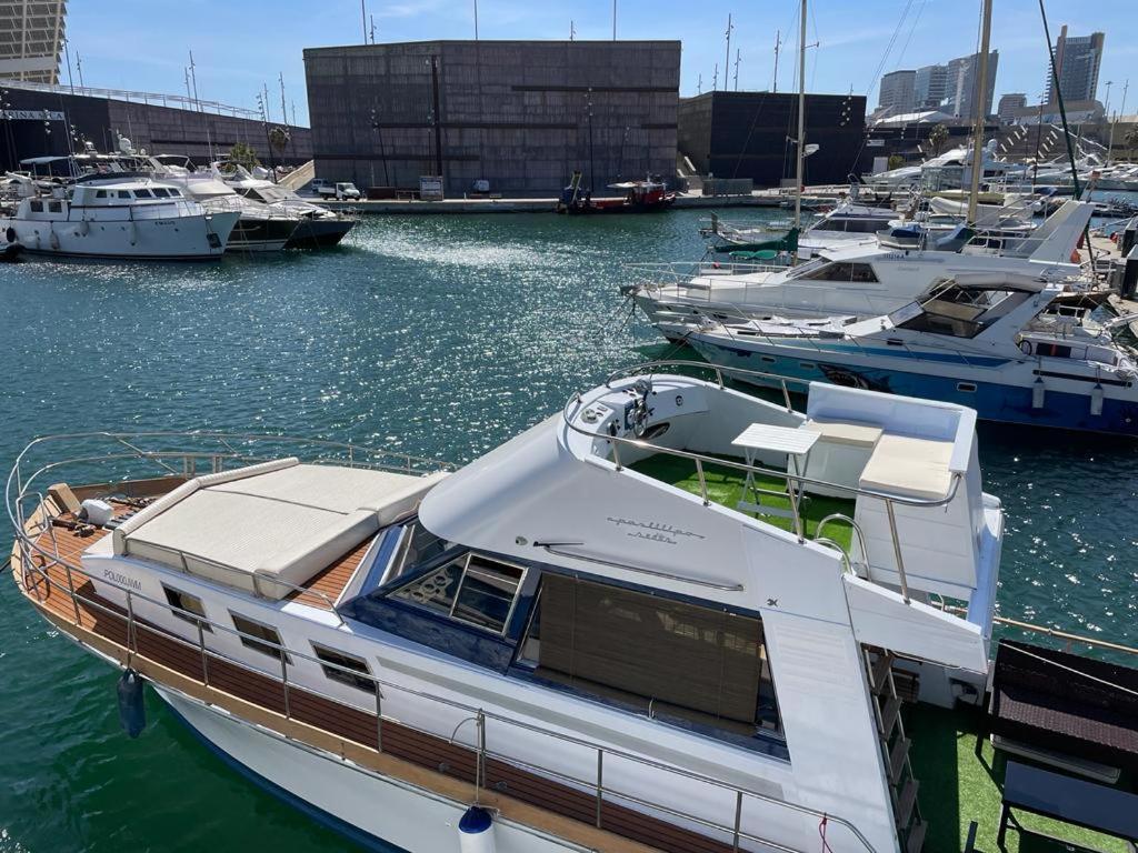 Charming Boat House In Barcelona With Big Terrace And Solarium Hotell Sant Adrià de Besòs Exteriör bild