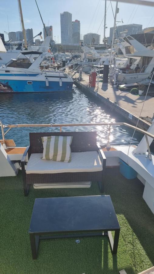 Charming Boat House In Barcelona With Big Terrace And Solarium Hotell Sant Adrià de Besòs Exteriör bild