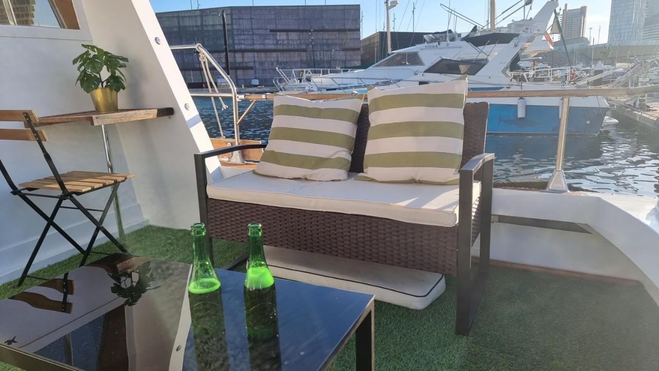 Charming Boat House In Barcelona With Big Terrace And Solarium Hotell Sant Adrià de Besòs Exteriör bild